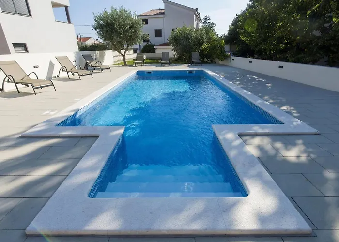 Gorgeous Seaside Villa In Zadar With Swimming Pool