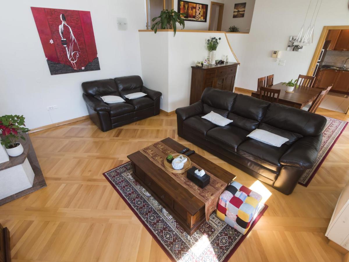 Vila Gorgeous Seaside In With Swimming Pool *