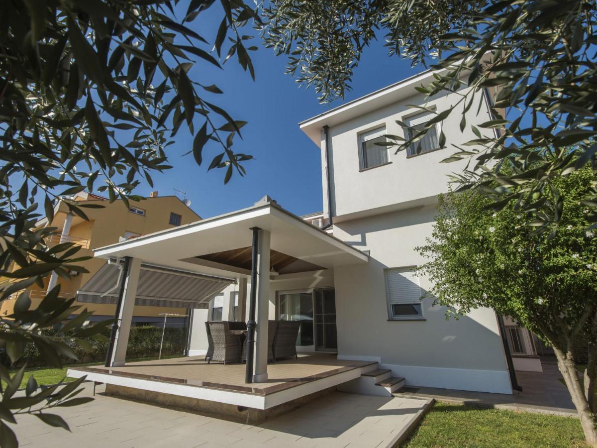 Gorgeous Seaside In With Swimming Pool * Zadar