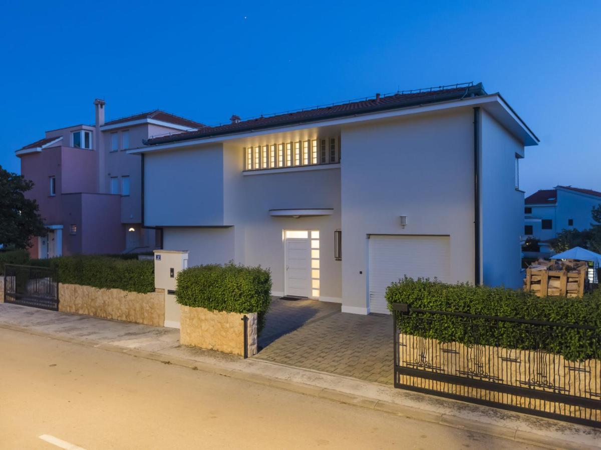 Vila Gorgeous Seaside In With Swimming Pool *