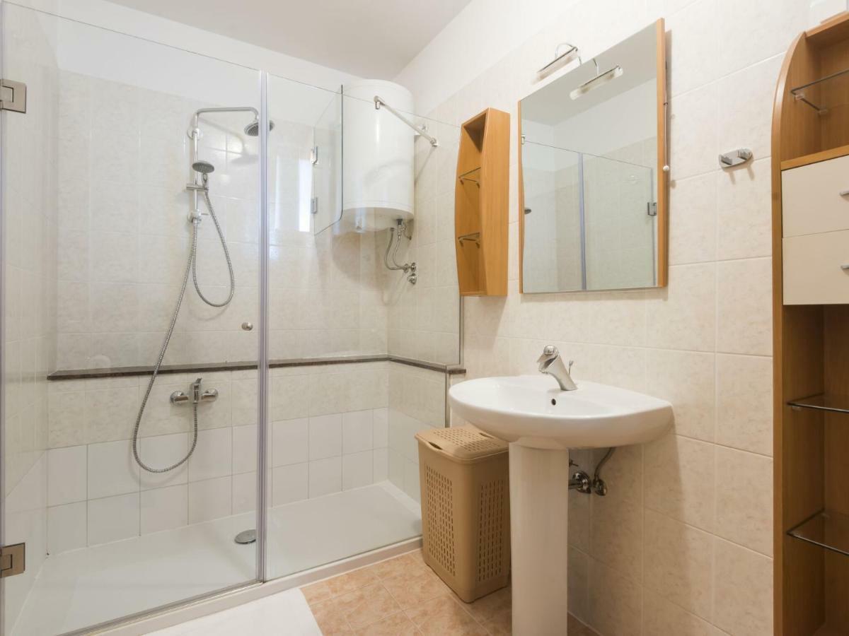 Gorgeous Seaside In With Swimming Pool Vila Zadar
