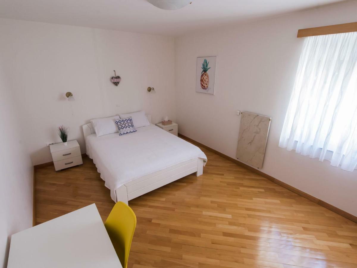 Gorgeous Seaside In With Swimming Pool * Zadar